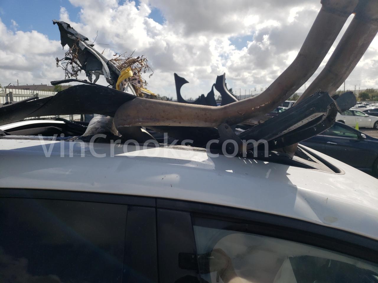 WP1AA2A51HLB01662