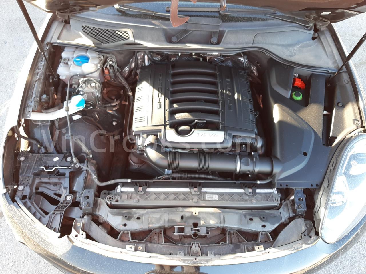 WP1AA2A28HKA80305