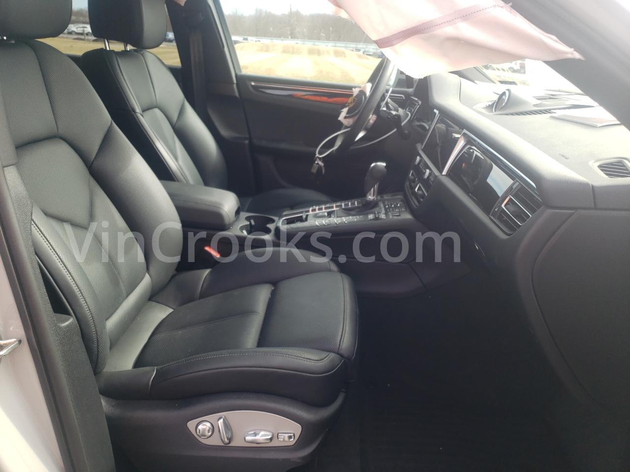 WP1AA2A52MLB04936