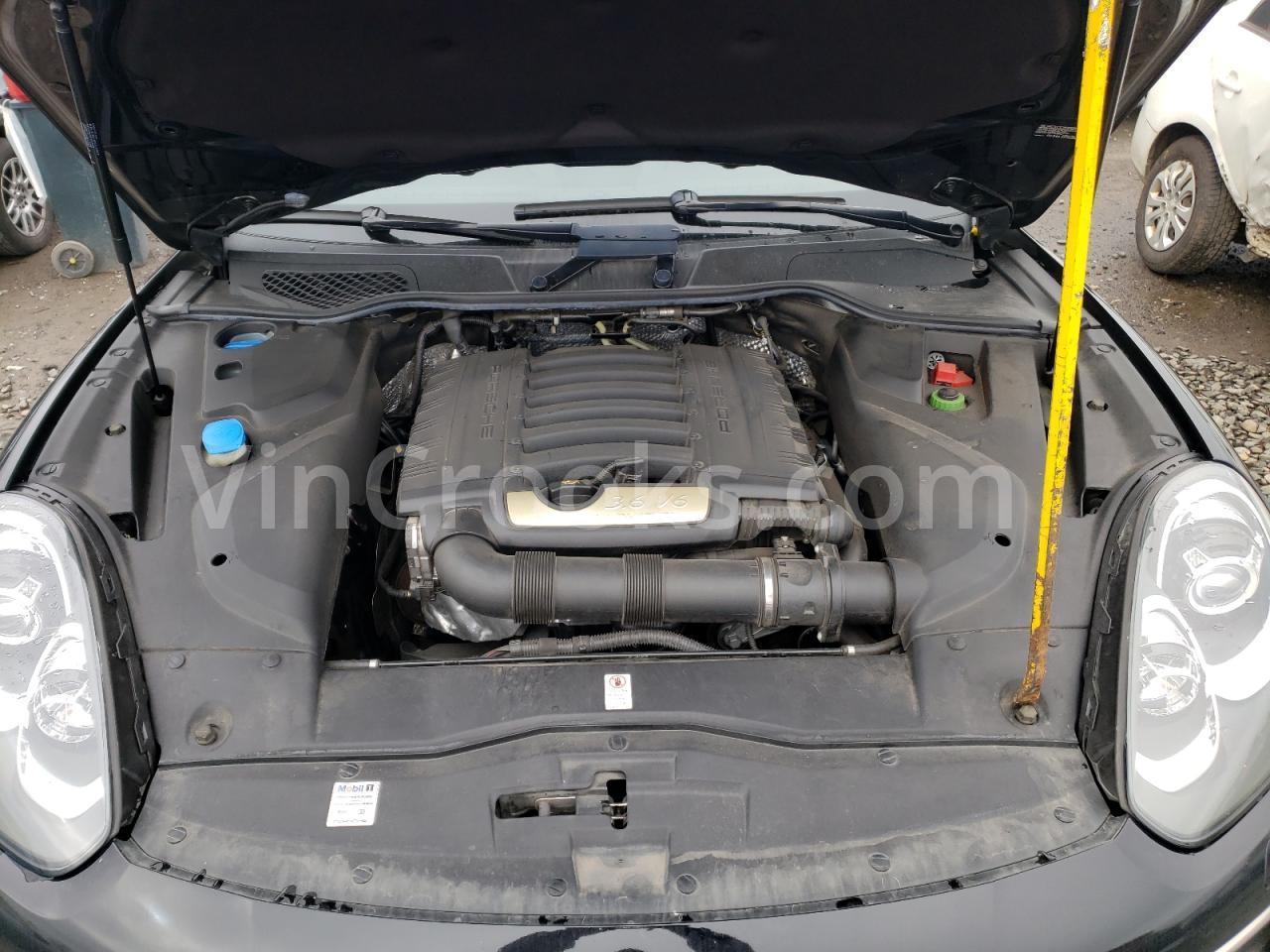 WP1AA2A27HKA80280