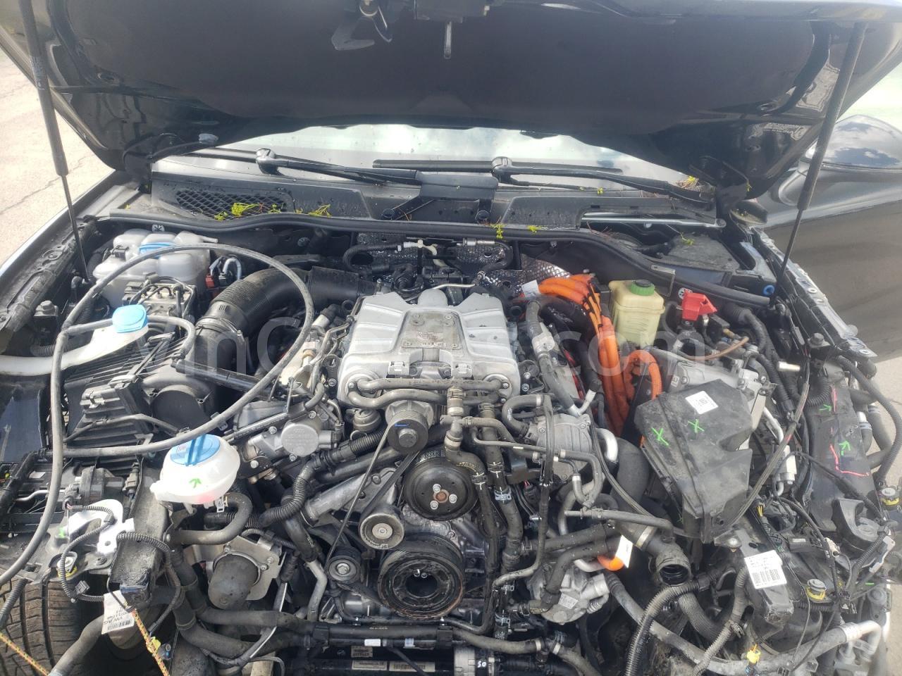 WP1AE2A2XJLA70105