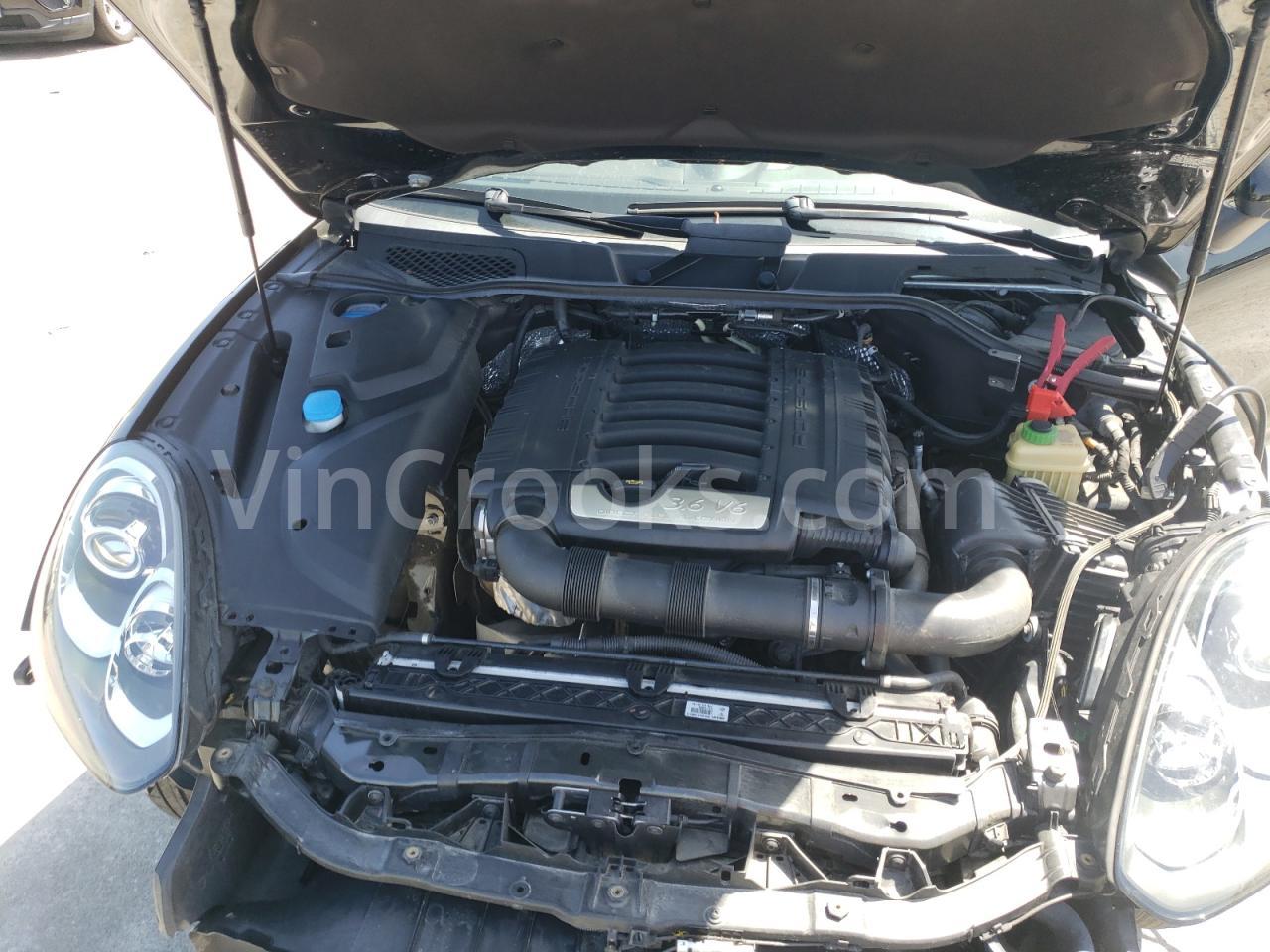 WP1AA2A26HKA90072