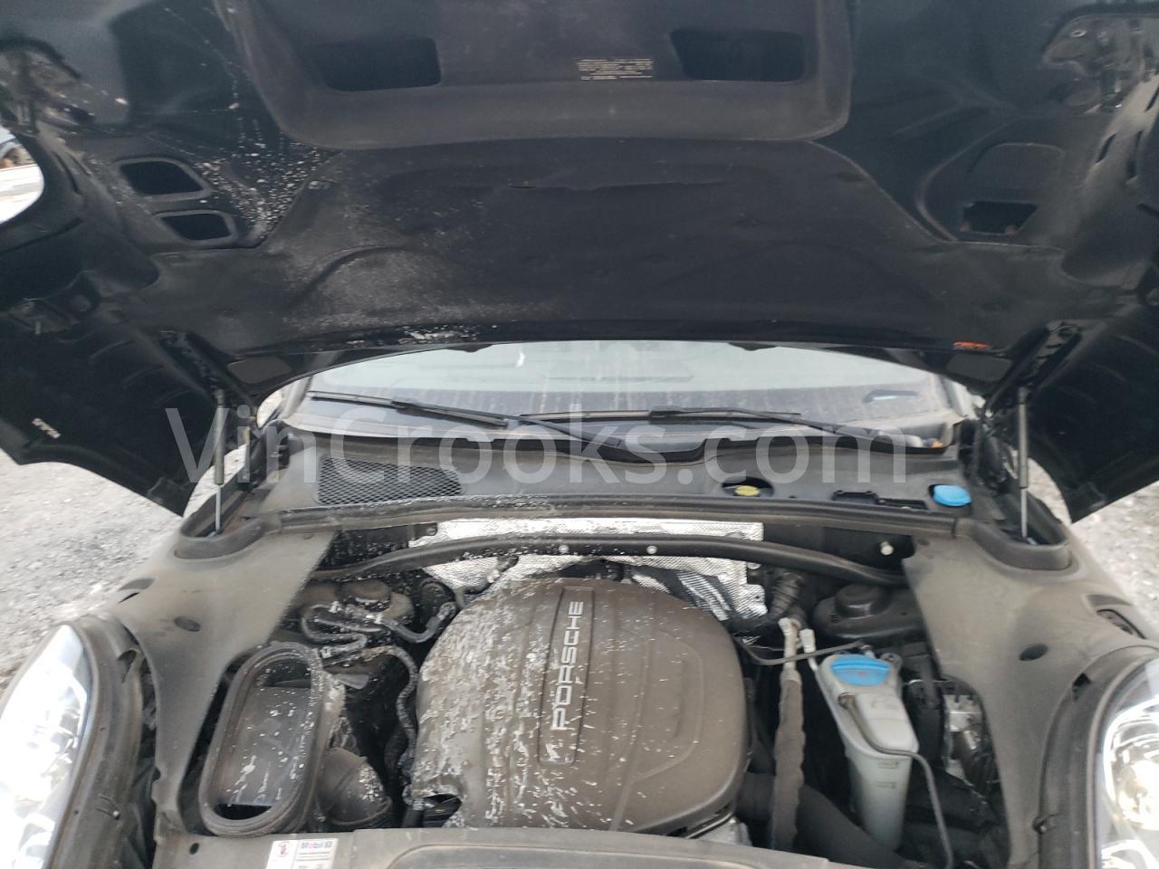 WP1AA2A58HLB82496