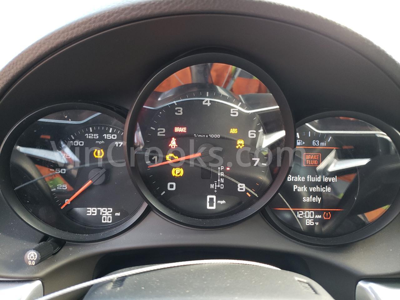WP0CA2A80JS211005