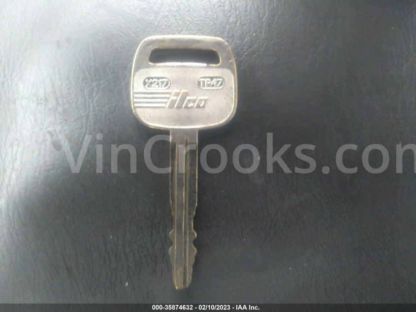 4T1BF22K7YU114532