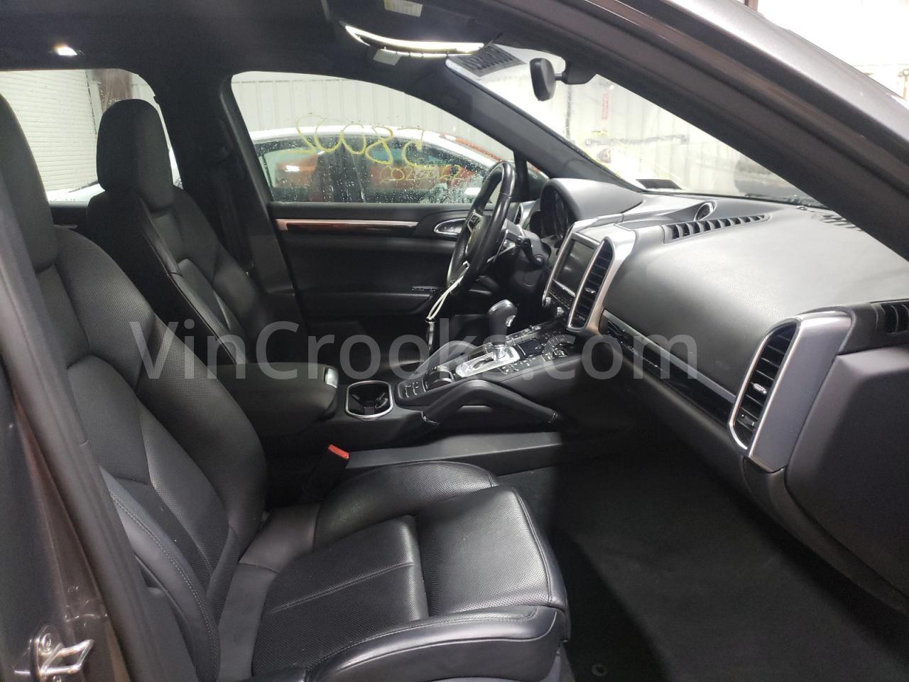 WP1AA2A28GKA12164