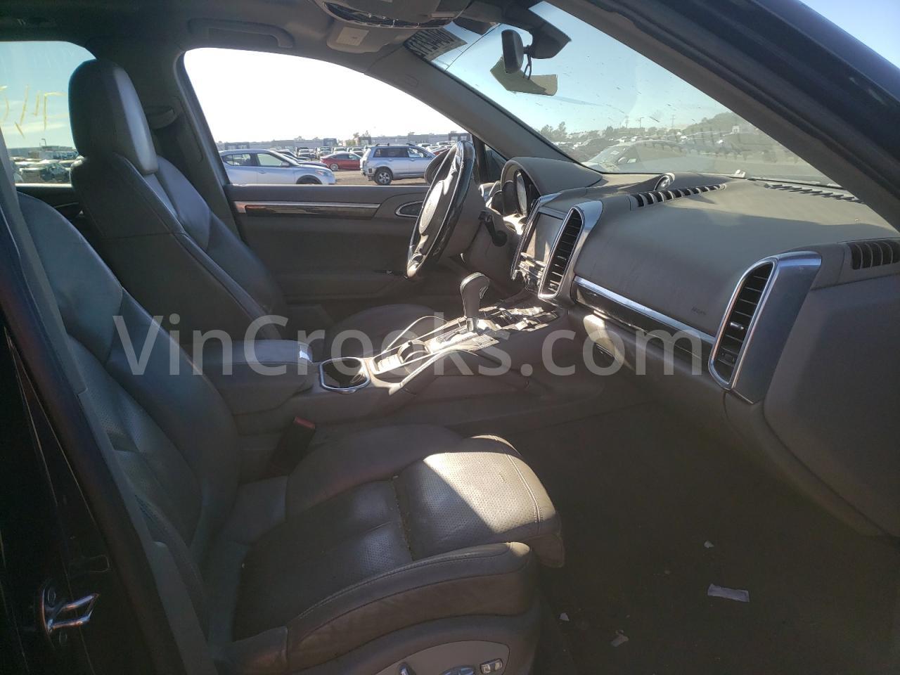 WP1AA2A2XCLA05950
