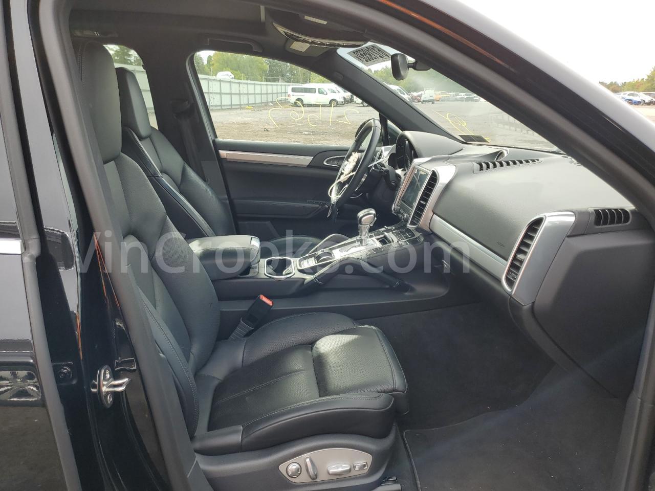 WP1AB2A22HLA53270