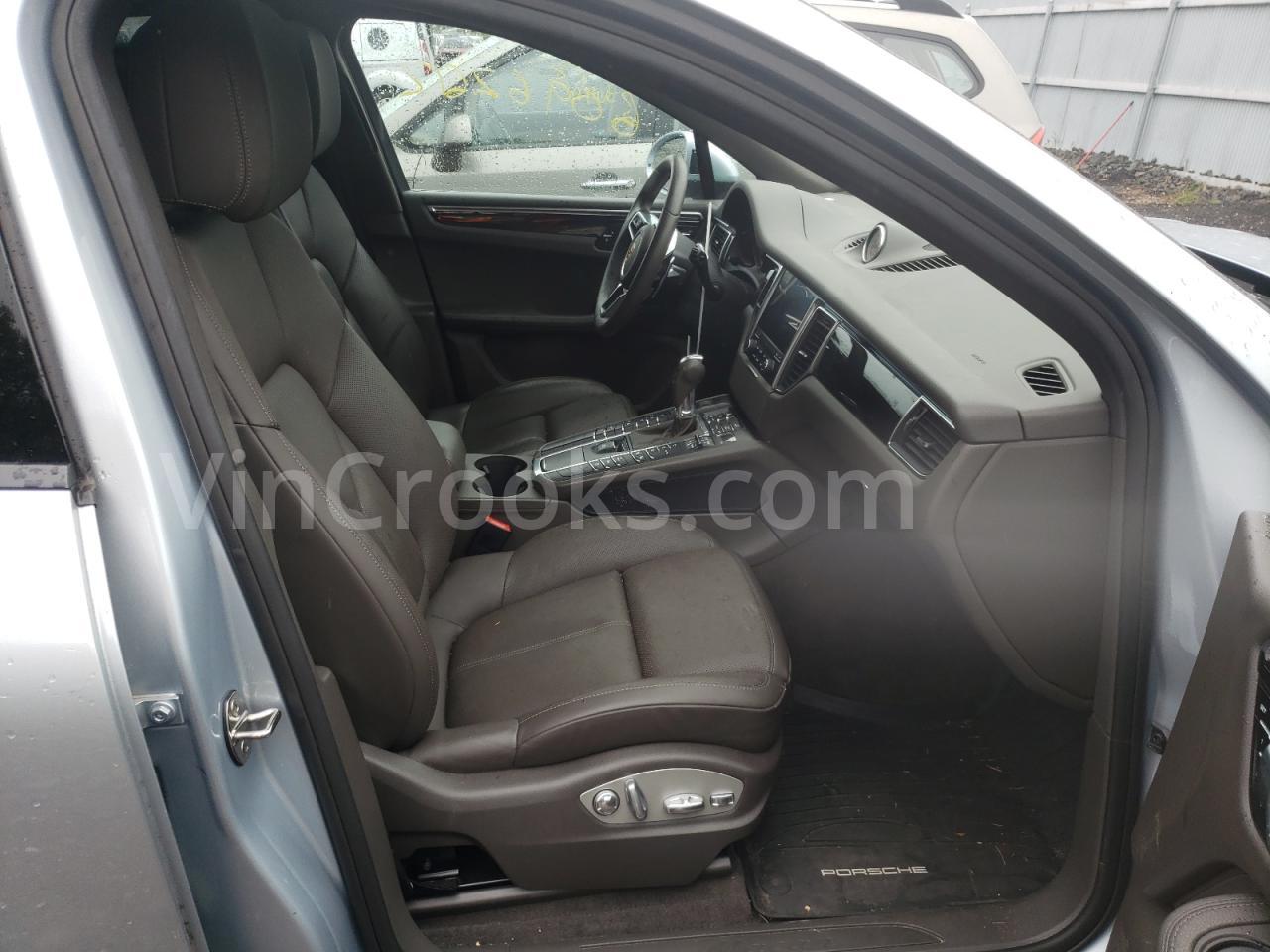 WP1AA2A55JLB05980