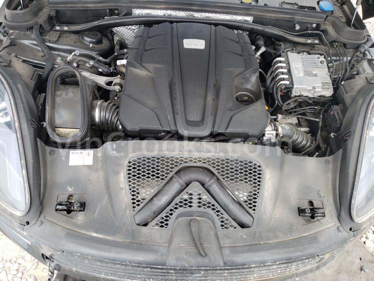 WP1AB2A55MLB31982