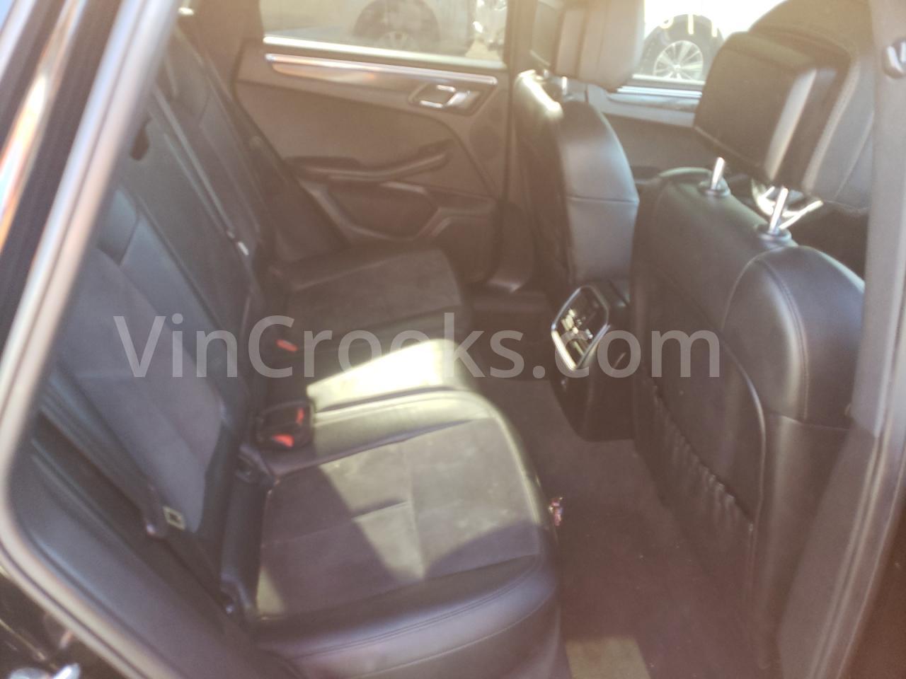 WP1AA2A58HLB81140