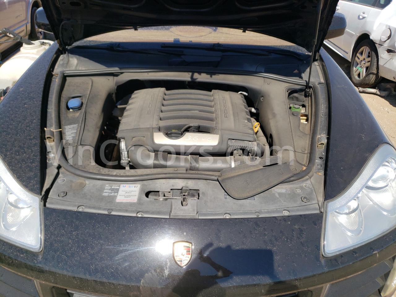WP1AA29PX9LA01504
