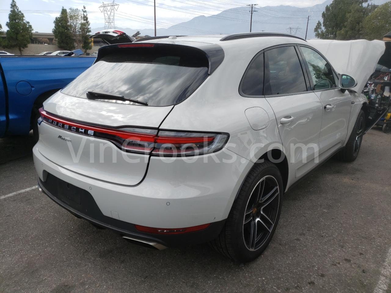 WP1AA2A50MLB10671