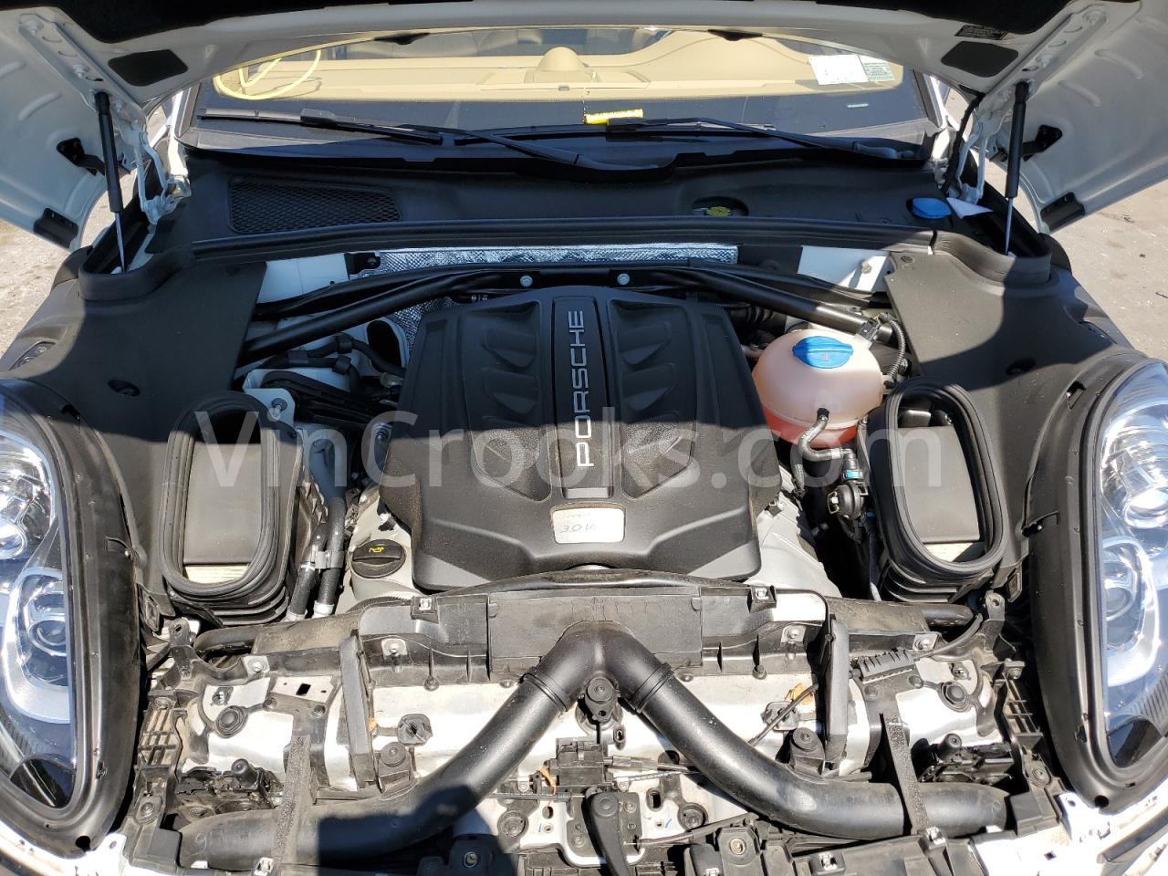 WP1AB2A5XHLB10177