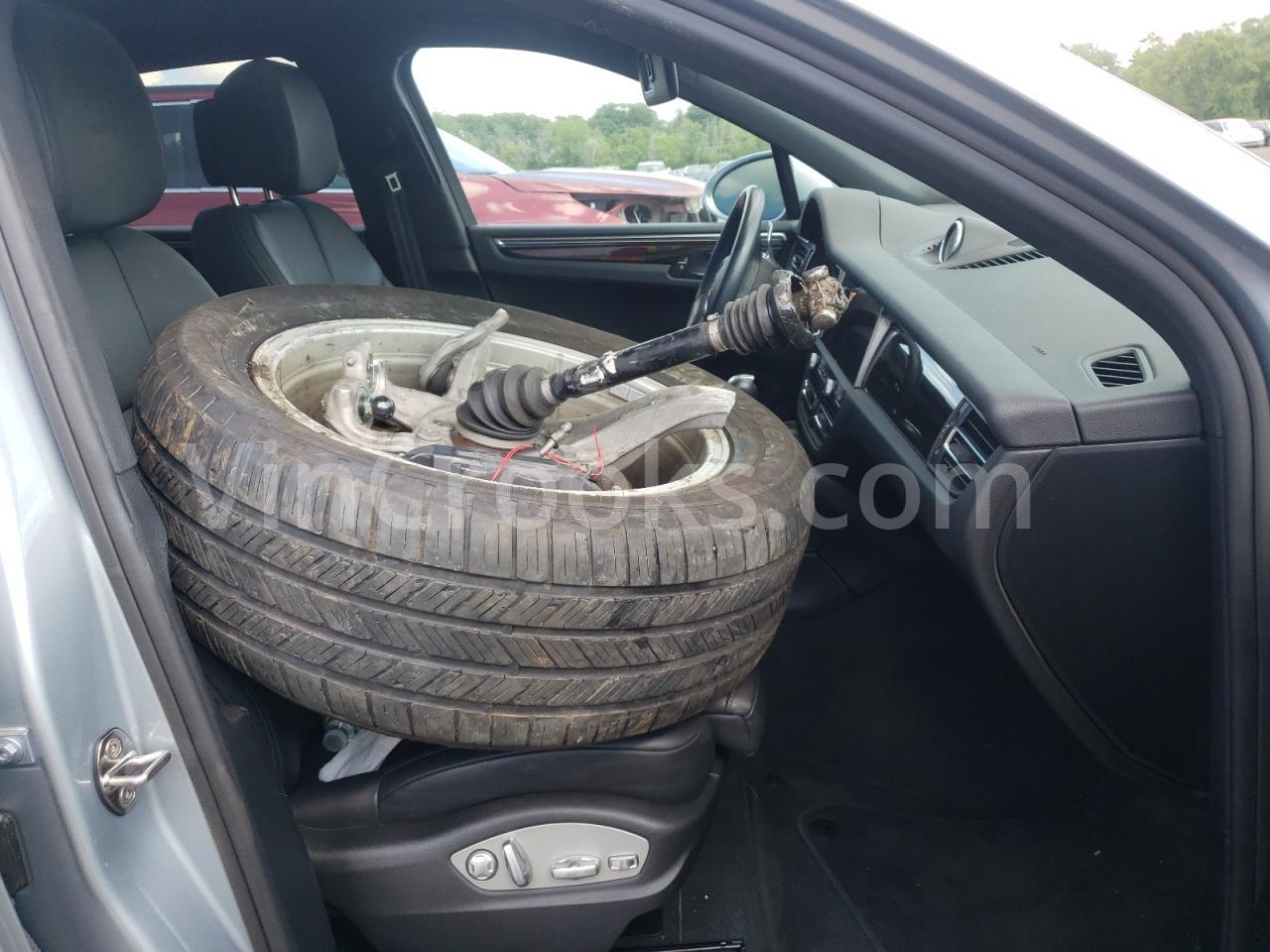 WP1AA2A58KLB04937